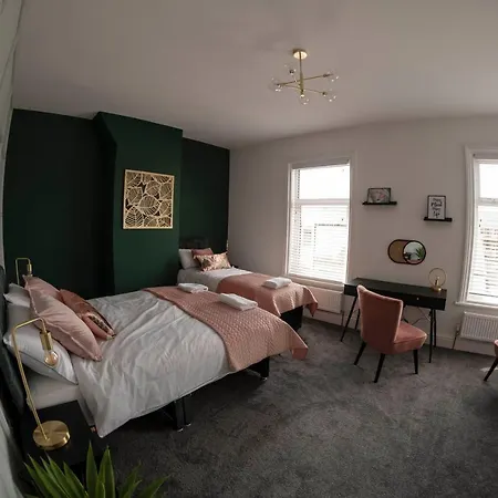 The Callie By Sasco Apartments-2