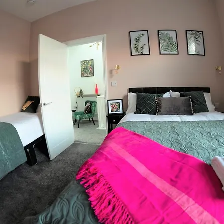 The Callie By Sasco Apartments-3